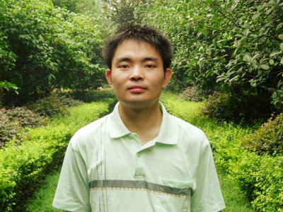 He Chengyu （Research Scientist）