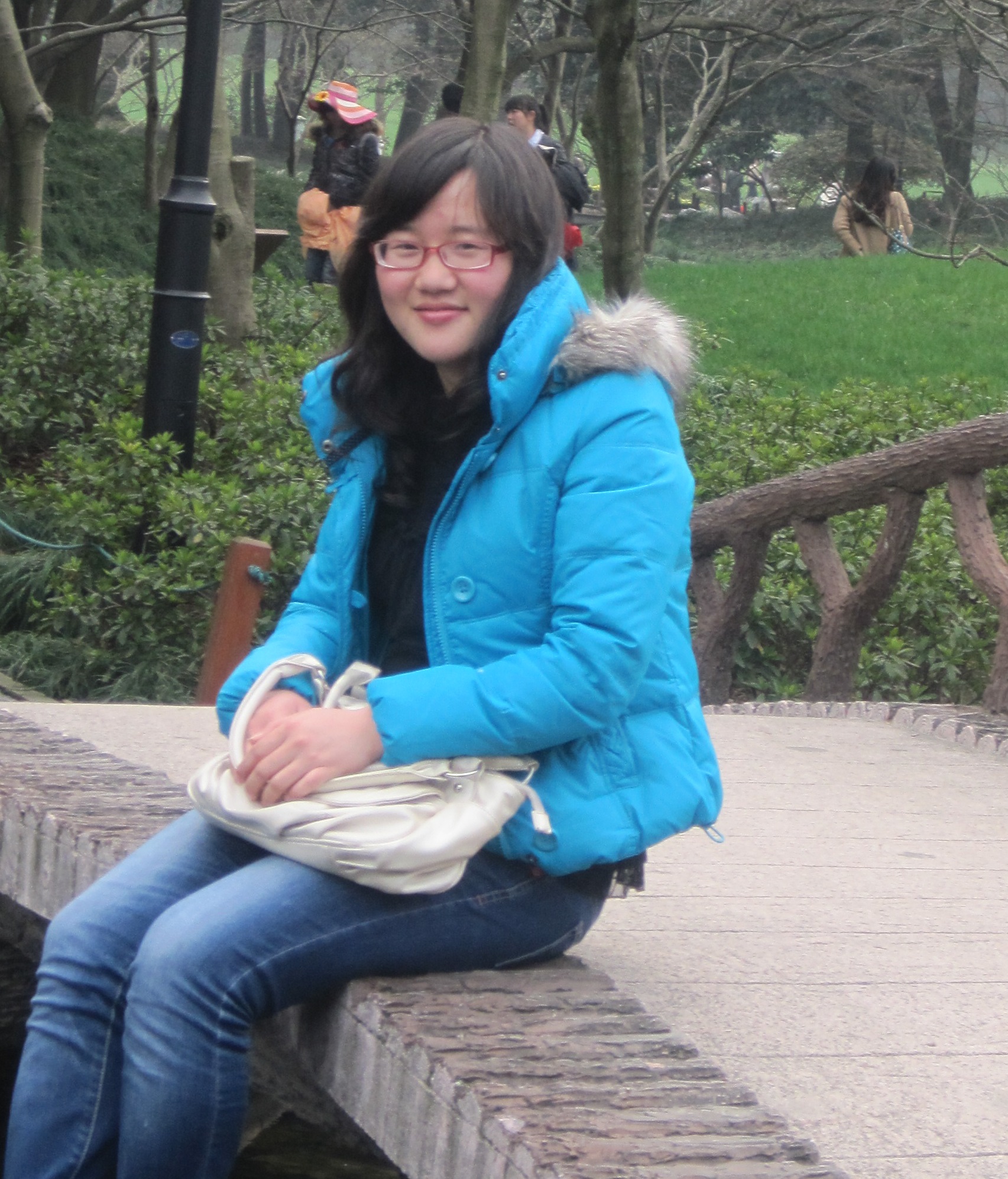 Hu Xiaozhen （Ph.D., Polymer Sciences, Zhejiang University）